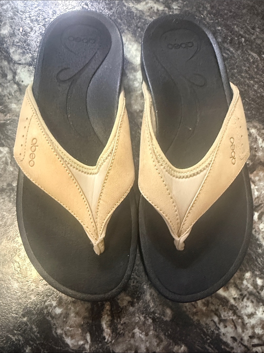 Abeo Women's Black Footbed Tan Leather Thong Sandals